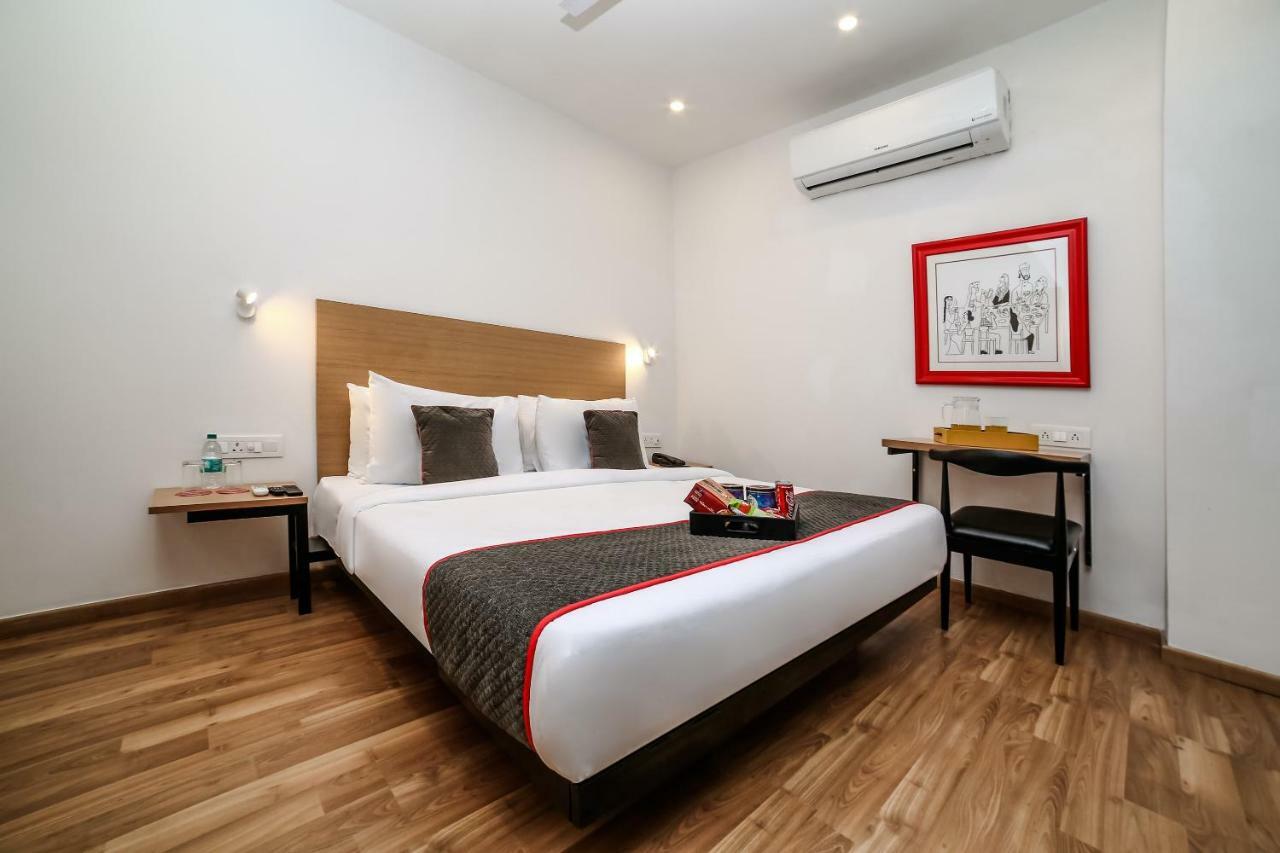 Oyo Townhouse 80 Meera Bagh Делхи Екстериор снимка