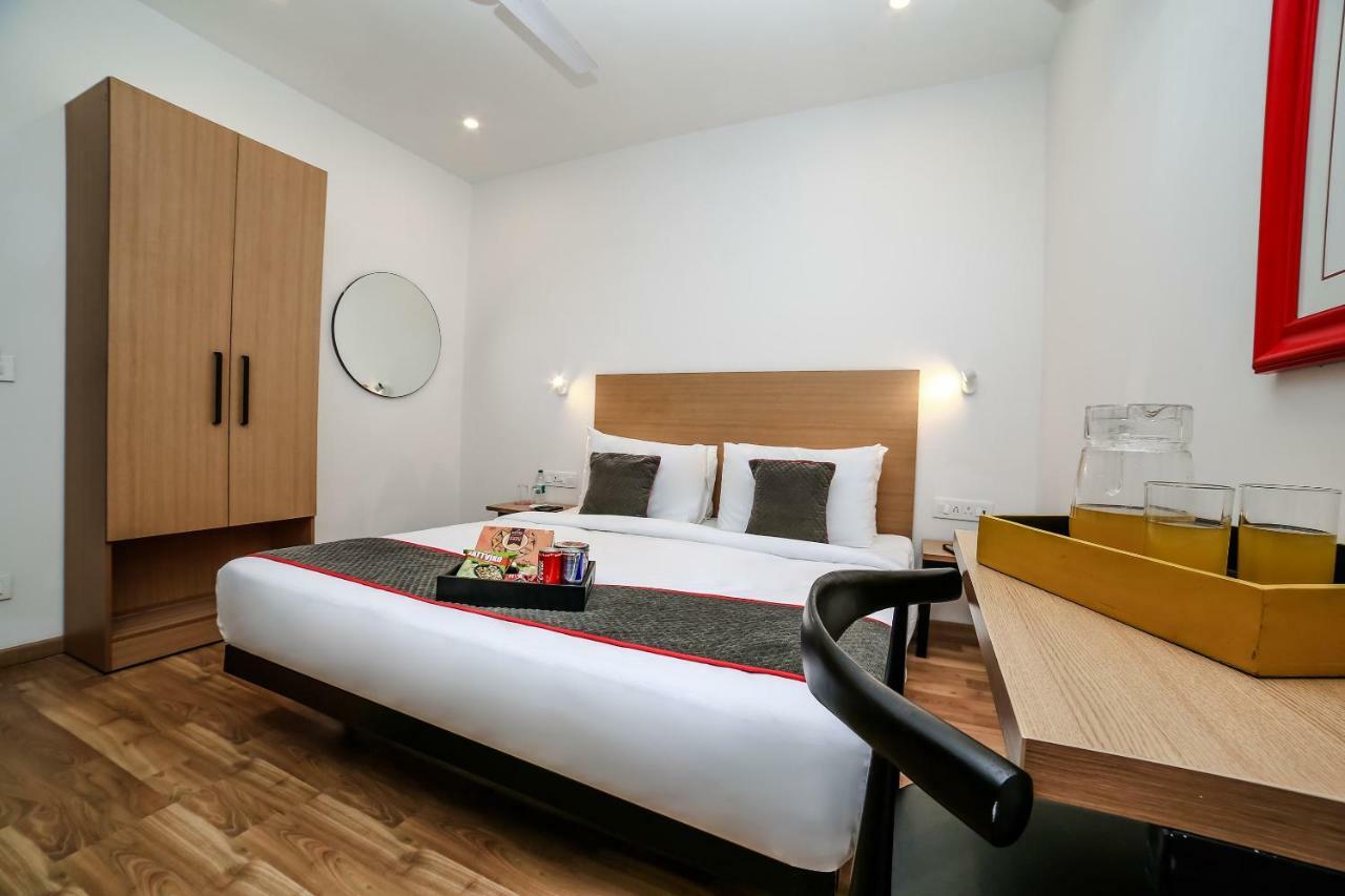 Oyo Townhouse 80 Meera Bagh Делхи Екстериор снимка
